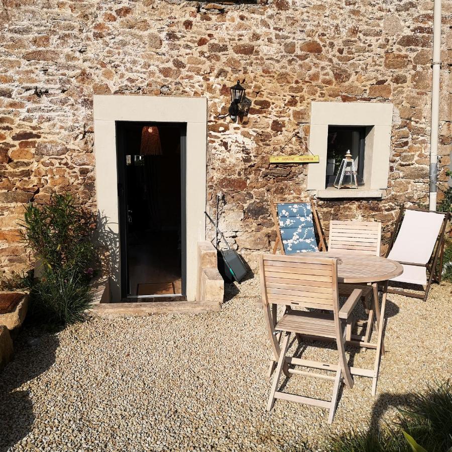 Au Gray Du Temps Suspendu Bed and Breakfast Pleslin-Trigavou Εξωτερικό φωτογραφία