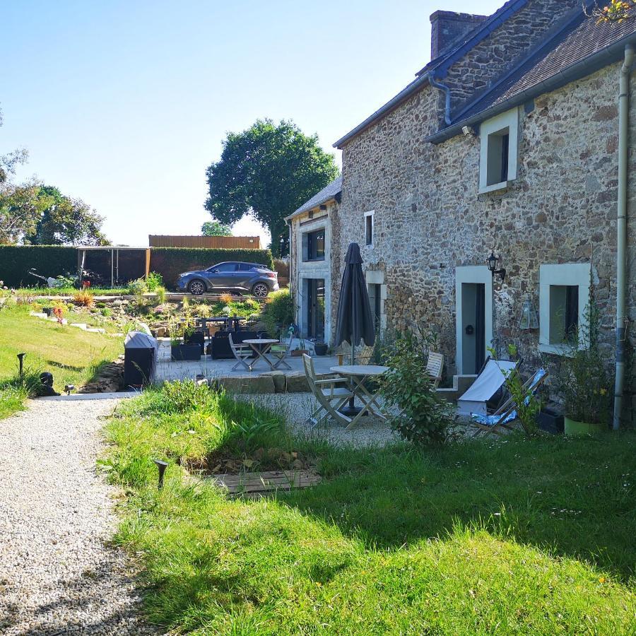Au Gray Du Temps Suspendu Bed and Breakfast Pleslin-Trigavou Εξωτερικό φωτογραφία